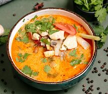 Том Ям с курицей и кальмарами, с рисом