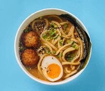 Мисо рамен с крокетами из лосося