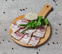 Сало с чесноком