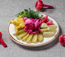 Ассорти маринованных овощей