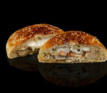 Закрытый бургер с курицей