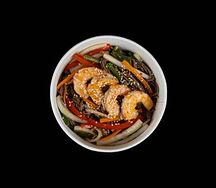 Лапша Соба с креветкой в соусе сладкий чили