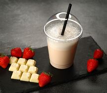 Молочный коктейль клубника и белый шоколад