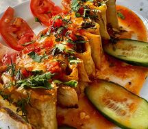 Йогурт-кебаб с сыром в соусе