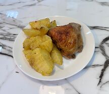 Бедро куриное с картошкой жареные