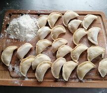 Замороженные вареники Альпийские с сырым картофелем и салом