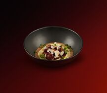 Митболы с брусничным соусом и картофельным пюре