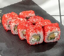 Ролл с копченой рыбой