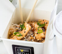 Салат Фунчоза с тигровыми креветками