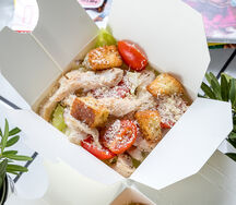 Салат Цезарь по-китайски с куриным филе