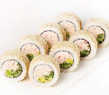 Ролл Калифорния в кунжуте