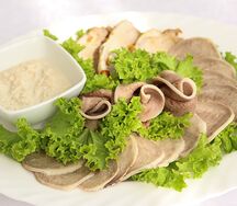 Язык говяжий отварной