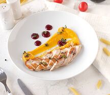 Индейка на гриле с морковным пюре