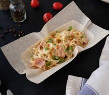 Карбонара в сливочном соусе с сыром пармезан