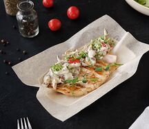 Филе курочки су-вид на гриле с томатами и грибами