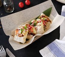 Нэм с лососем и вялеными томатами в соусе терияки