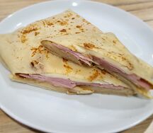 Блин с ветчиной и сыром
