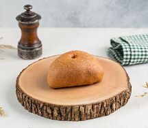 Пирожок с белой рыбой и овощами