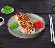 Ролл Мидии Хот