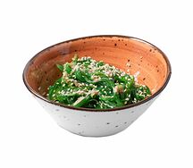 Салат Чука с ореховым соусом