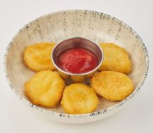 Куриные наггетсы с соусом