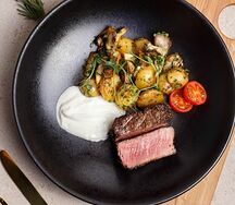 Пеппер стейк и жареный картофель по-домашнему