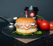 Гамбургер с куриной котлетой