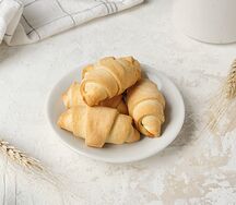 Рогалик с вишней