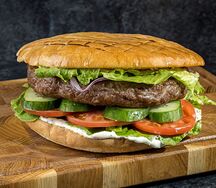 Мали плескавица (баранина, говядина) у сомуну