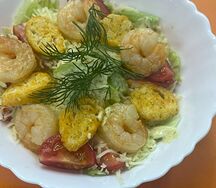 Салат Цезарь с креветками