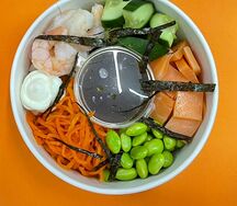 Поке с лососем и креветкой