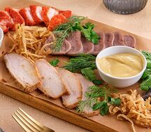 Мясные деликатесы