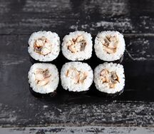 Хосомаки с угрем