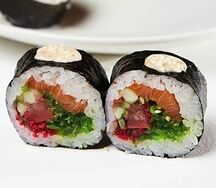 Ролл Поке с лососем