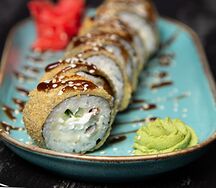 Тёплый ролл с угрём