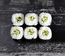 Хосомаки с огурцом