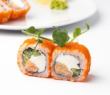 Калифорния с жареным лососем