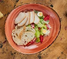 Цезарь с куриным филе