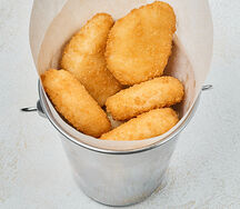 Куриные наггетсы с соусом на выбор