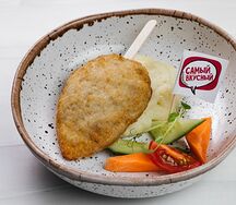 Куриная котлетка с гарниром на выбор