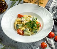 Паста с курицей и брокколи