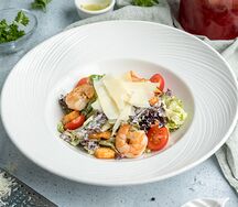 Салат Цезарь с креветками