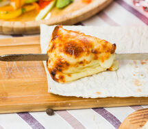 Сулугуни на шпажке