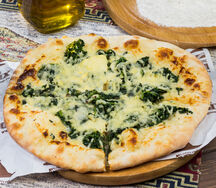 Лепешка со шпинатом и сыром