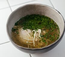 Куриный бульон с лапшой