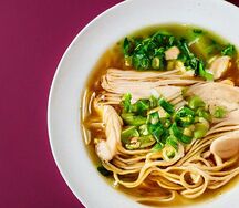 Куриный суп с лапшой по-домашнему