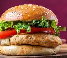 Бургер с куриной котлетой