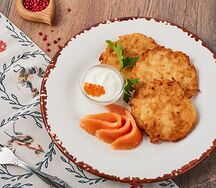 Драники с картофелем со слабосоленой форелью