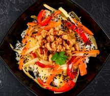 Тяхан с курицей в соусе терияки