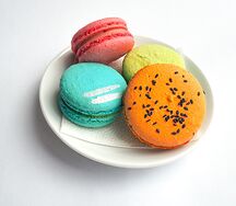 Макарон Клубничный